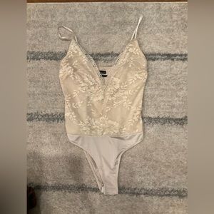 urban outfitters cream lace bodysuit